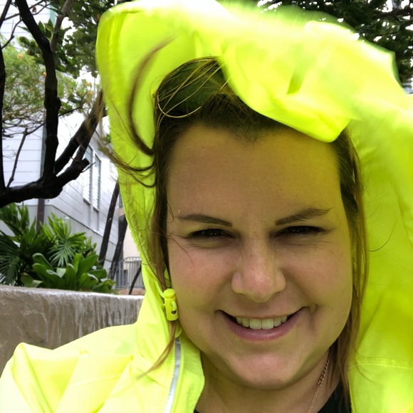 Meet your Posher! 😃 - Picture 3 of 4